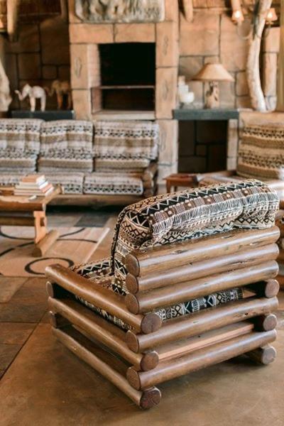 Tshukudiba Game Lodge Tom Burke Екстериор снимка